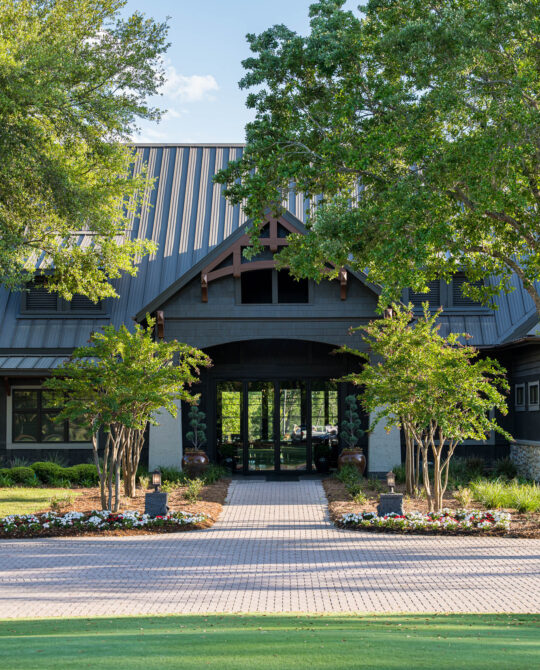 Shark's Tooth clubhouse and golf course experience
